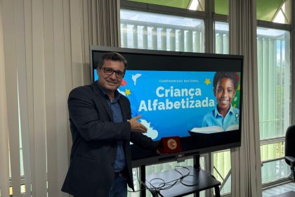 Três Lagoas recebe Selo Ouro do Programa Nacional Criança Alfabetizada