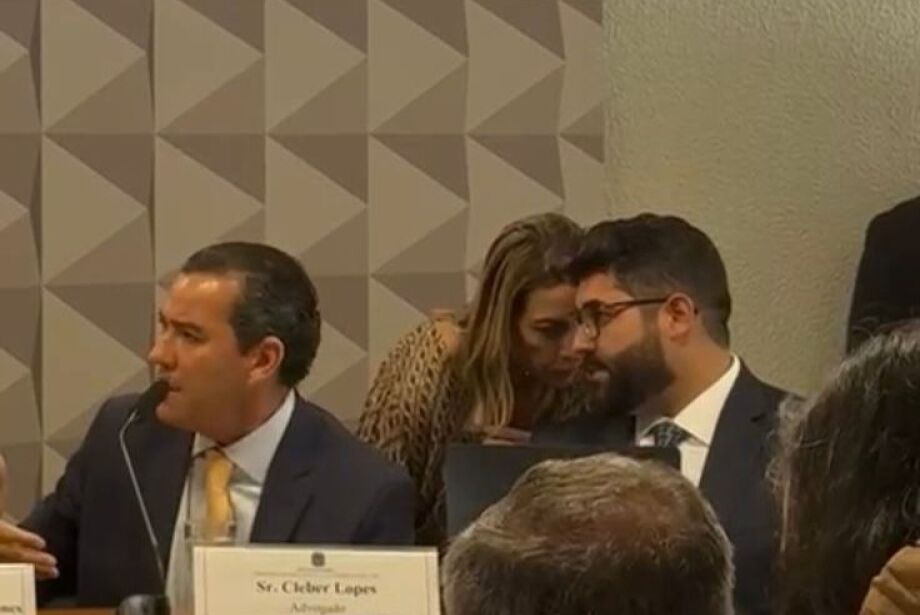 Senadora de MS é flagrada trocando informações com advogado do "Careca do INSS"  