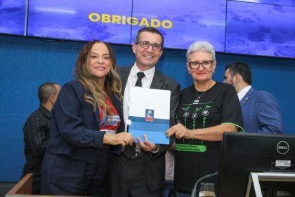 Prefeitura de TL terá expediente de 12 horas diárias com escala flexível de 6 horas para servidores a partir de janeiro Cover Image