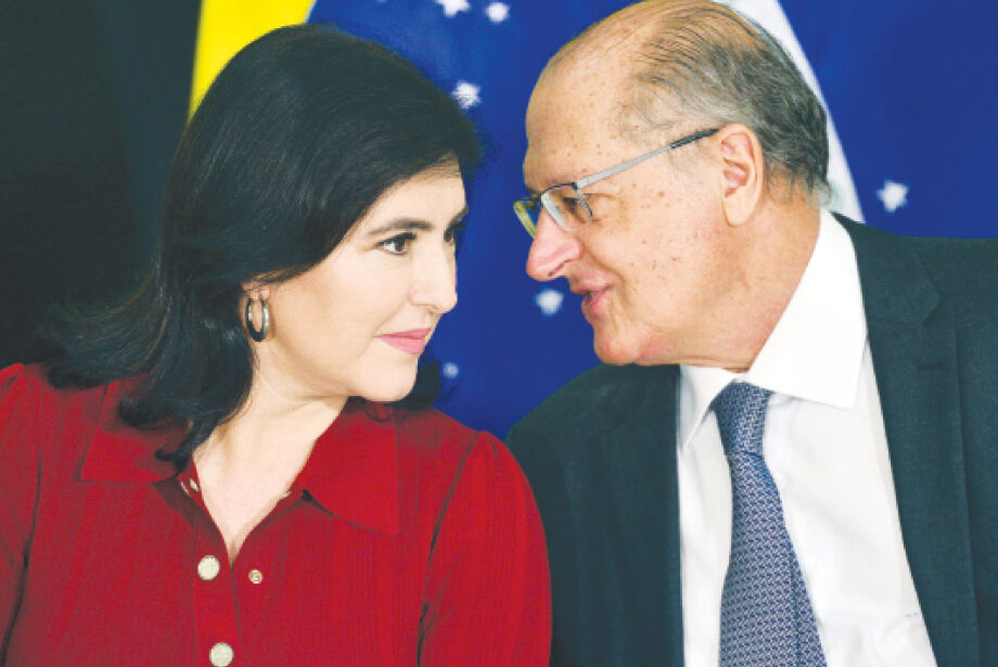 Após Alckmin abrir portas do PSB, Tebet diz que fica no MDB e permanece em MS   Cover Image