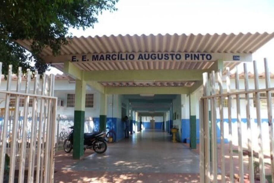 Estudante é esfaqueada por colega na escola em MS   Cover Image