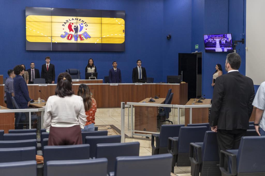 Jovens vereadores aprovam cinco projetos de lei