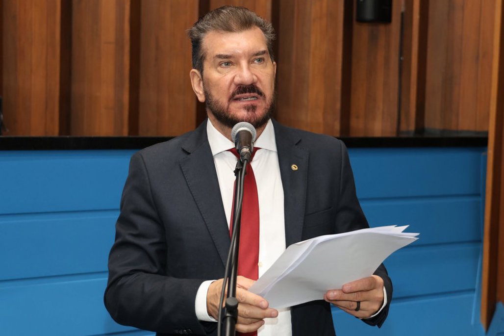 Proposta estabelece medidas para combater misoginia e violência digital contra mulheres 