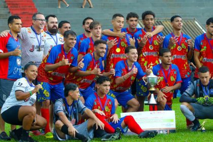 Equipe Arapuá/Prof. Lelão conquista o título do Campeonato Municipal de Futebol Sub-17