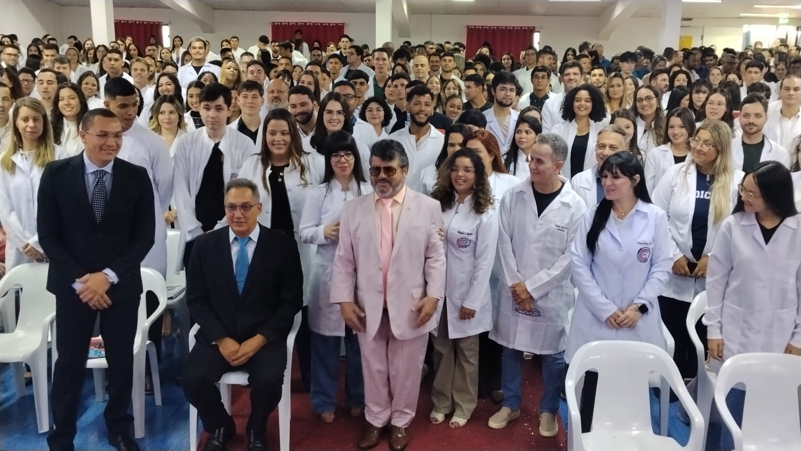 Recorde de calouros faz UCP-PJC realizar  dois atos da "Cerimônia do Jaleco 26.1"