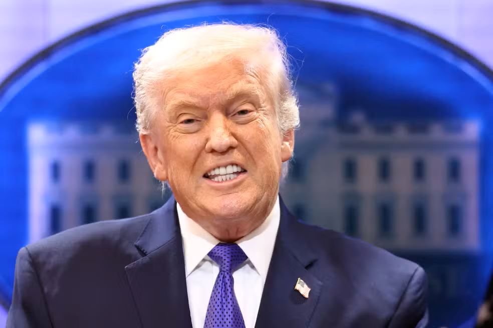 Trump diz que vai aumentar para 15% tarifa global de importação