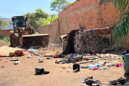 Prefeitura realiza ação integrada para reestruturação e limpeza de terrenos na região do Centro POP