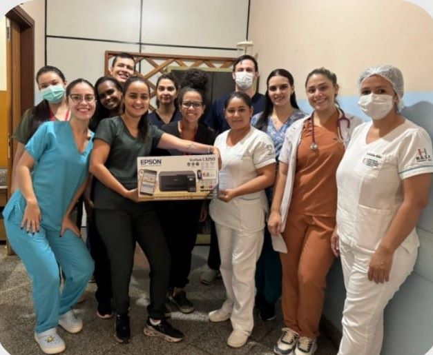 Hospital recebe doações de médicas internas e agradece UCP/Interamericana de Pedro Juan 