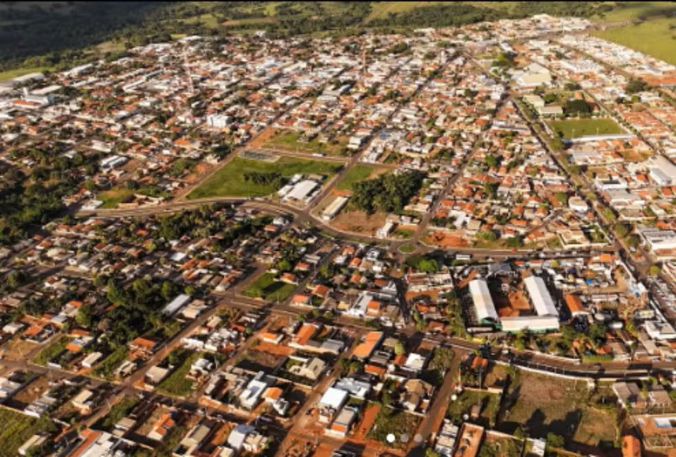 'Cidade do romance' em MS faz 67 anos com churrasco grátis e show sertanejo