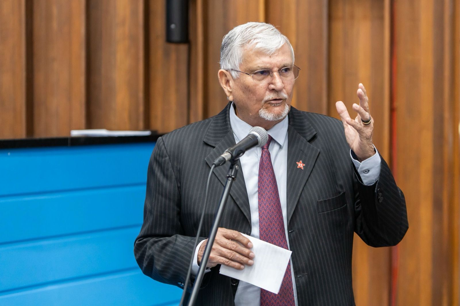 Zeca do PT solicita retorno urgente dos serviços de vistoria de veículos em Antônio João