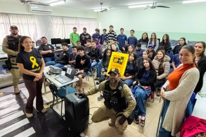 Campanha Maio Amarelo do Deptran leva palestras educativas as escolas de Três Lagoas