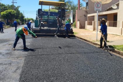 Prefeitura inicia nesta quinta (18) recapeamento de quase 2km em ruas do bairro Santos Dumont II