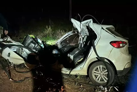 Jovem morre após acidente frontal com caminhão de carga na BR-262 