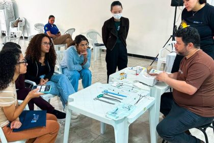 Saúde promove curso de inserção de DIU para enfermeiros e residentes de enfermagem