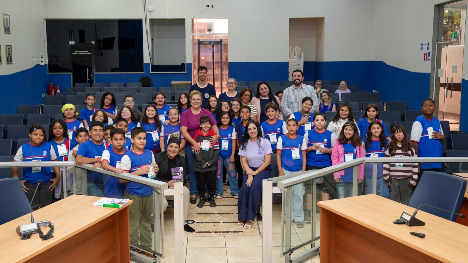 Estudantes participam de palestra do Agosto Lilás, durante a Visita Guiada