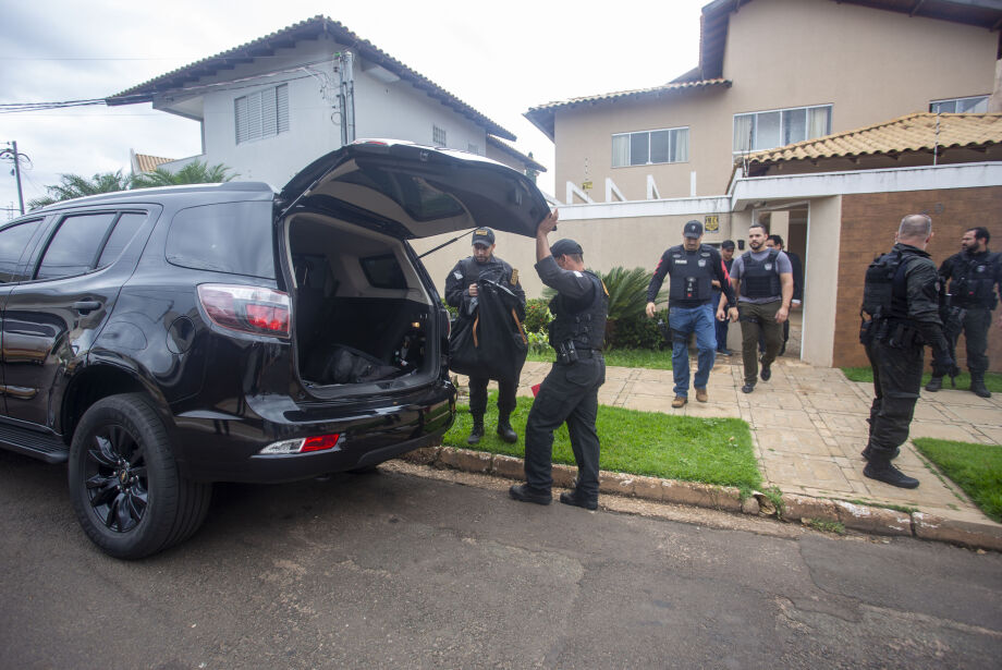 Gaeco prende delegado e policiais por envolvimento com o tráfico  