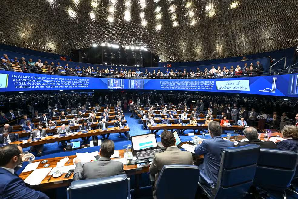 Em vitória de Lula, Senado aprova PEC do fim da escala 6x1 e trabalhador terá dois dias de folga por semana